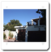 Malmesbury - Garden Units Next To The Swimming Pool