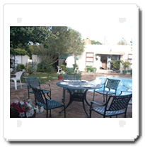 Malmesbury - Garden Units Next To The Swimming Pool